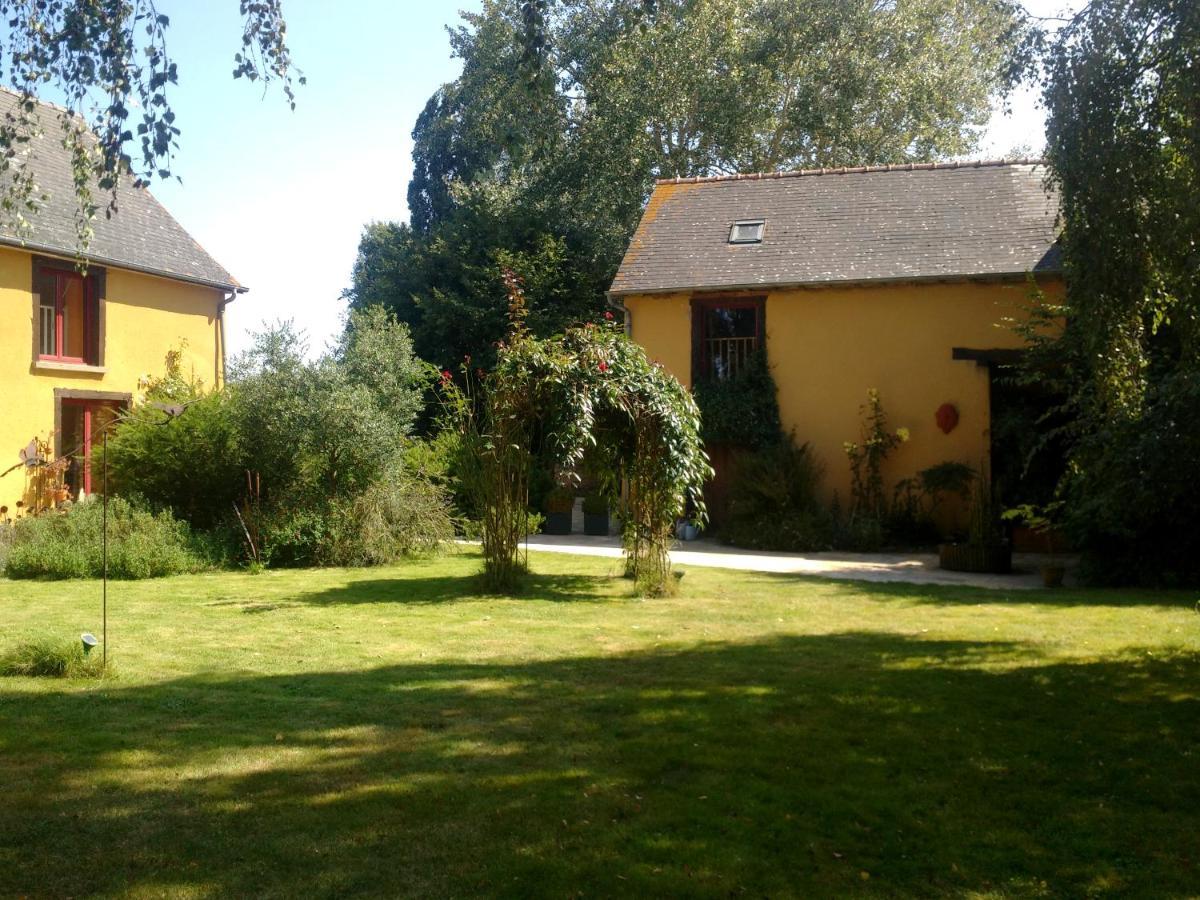 La Maison Du Haut Plessix Clayes Exterior photo